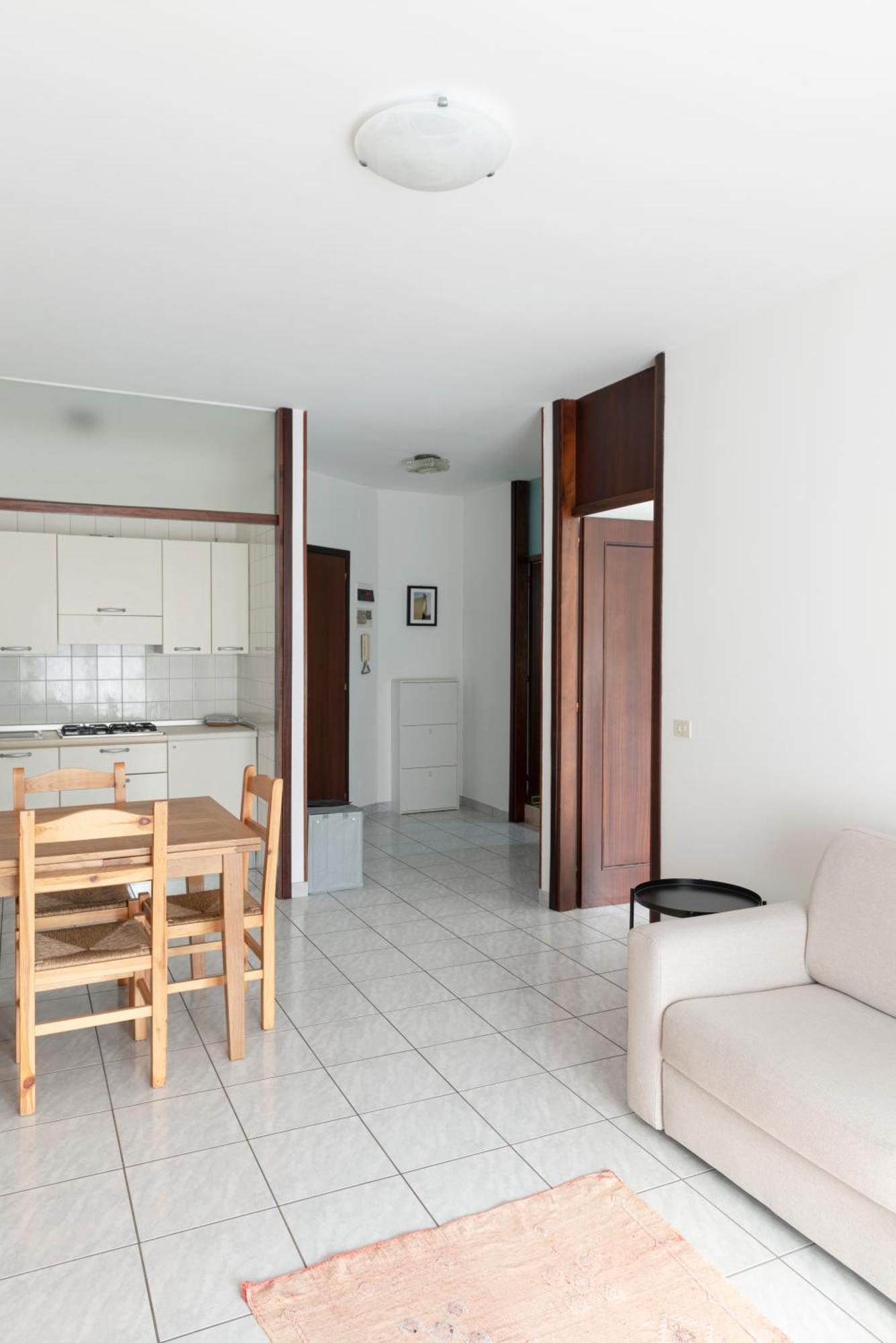 93 - Bilocale Vista Mare Con Terrazzo E Parking Coperto Lignano Sabbiadoro